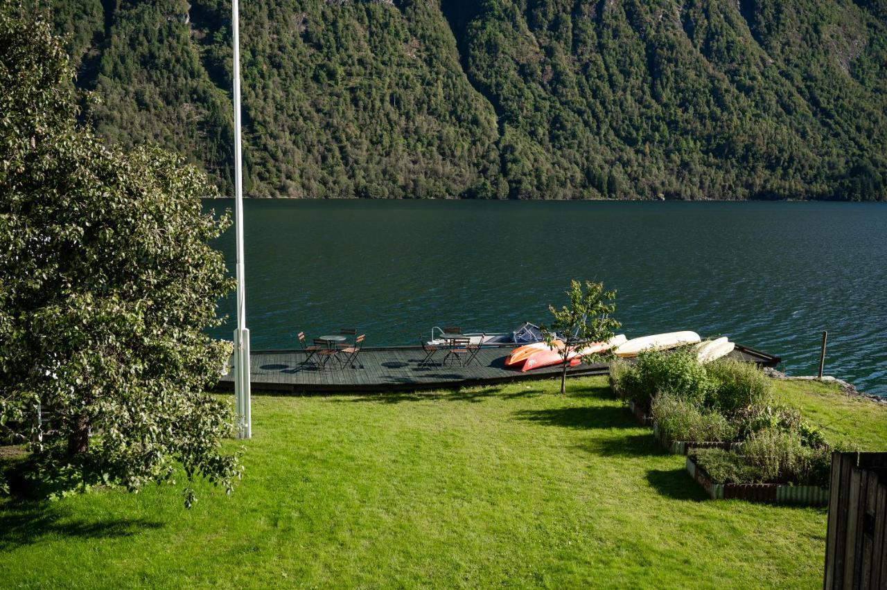 Fjaerland Fjordstove Hotell - Huseby Hotelldrift As エクステリア 写真