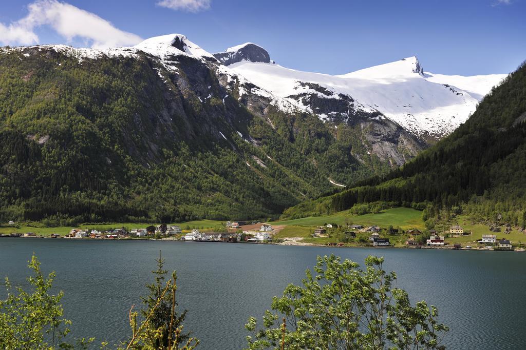 Fjaerland Fjordstove Hotell - Huseby Hotelldrift As エクステリア 写真